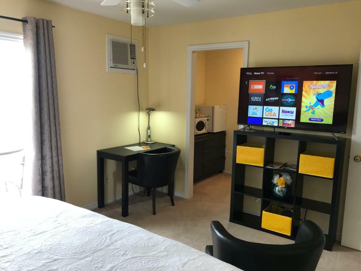 Acker Vacation Rentals เคโลว์นา ภายนอก รูปภาพ